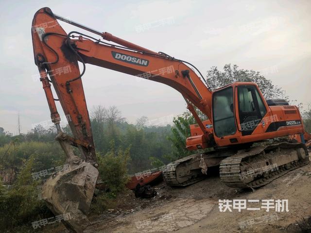 斗山DH225LC-9挖掘机