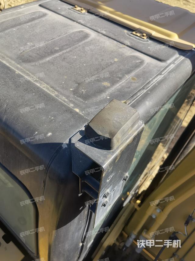 驾驶室顶部（整机外观）