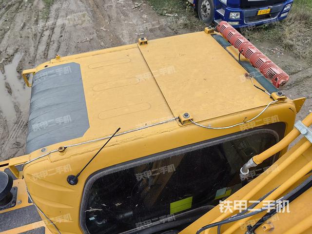 驾驶室顶部（整机外观）