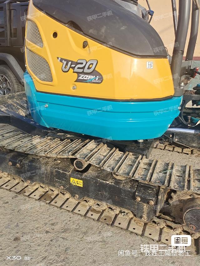 回转马达和主控阀（整机外观）