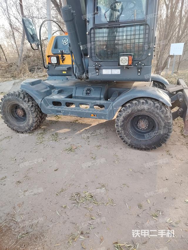 单侧履带整体（整机外观）