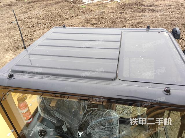 驾驶室顶部（整机外观）