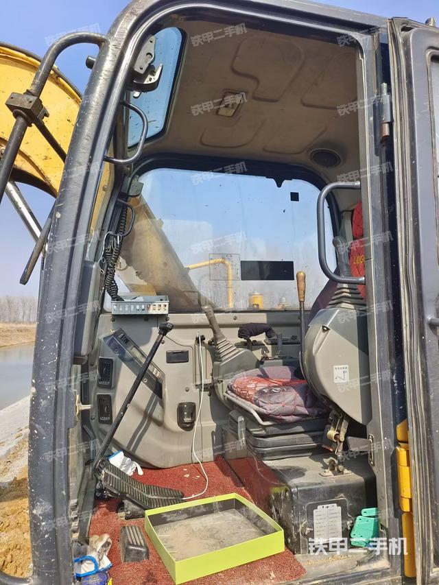 驾驶室整体（整机外观）