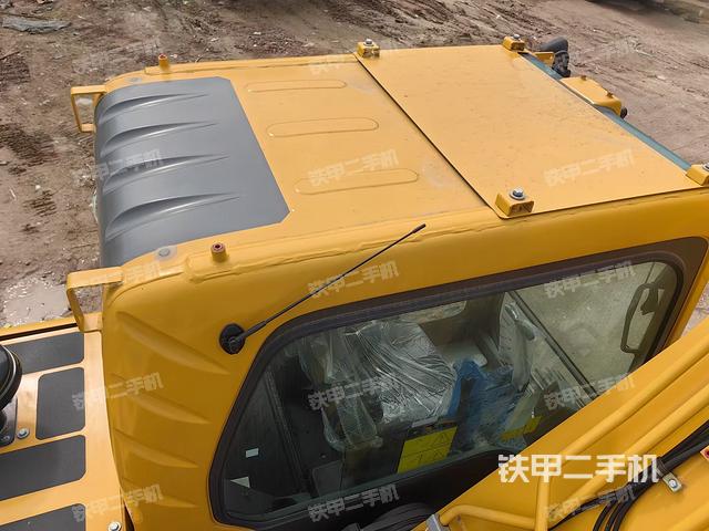 驾驶室顶部（整机外观）