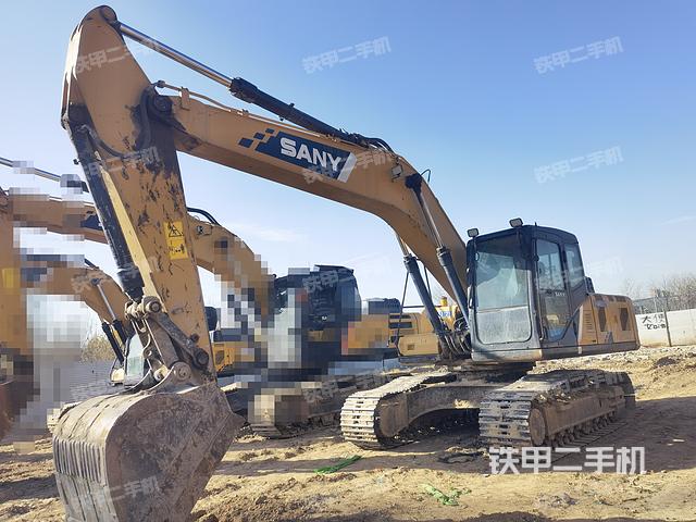 三一重工SY215C挖掘機(jī)