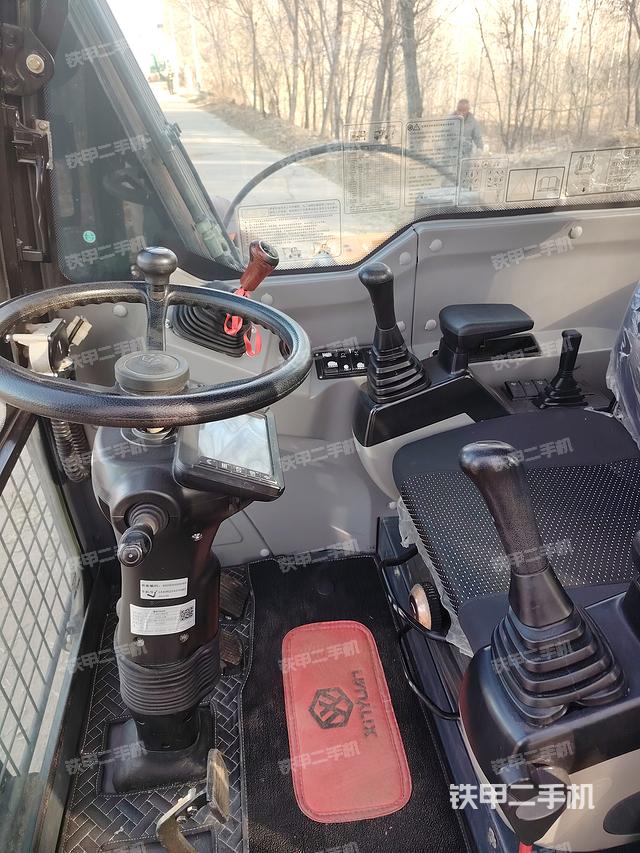 驾驶室整体（整机外观）