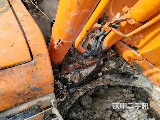 铲斗右后整体（工作和回转装置）