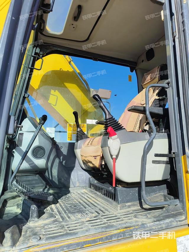 驾驶室整体（整机外观）