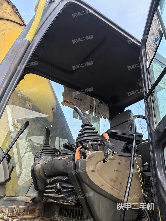 驾驶室整体（整机外观）