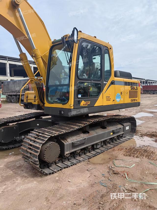 驾驶室整体（整机外观）