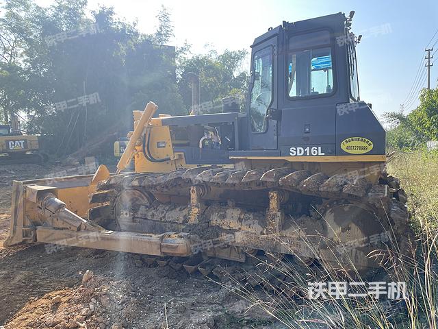 整机左侧（设备外观及核心部件）