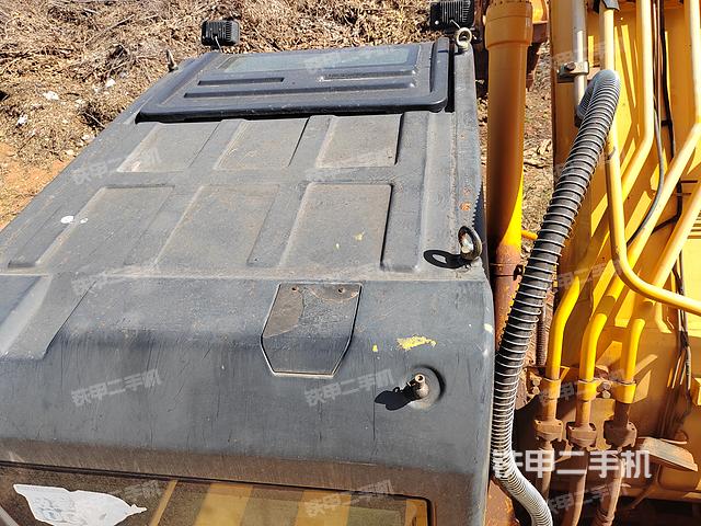 驾驶室顶部（整机外观）