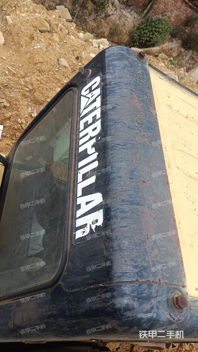 驾驶室顶部（整机外观）