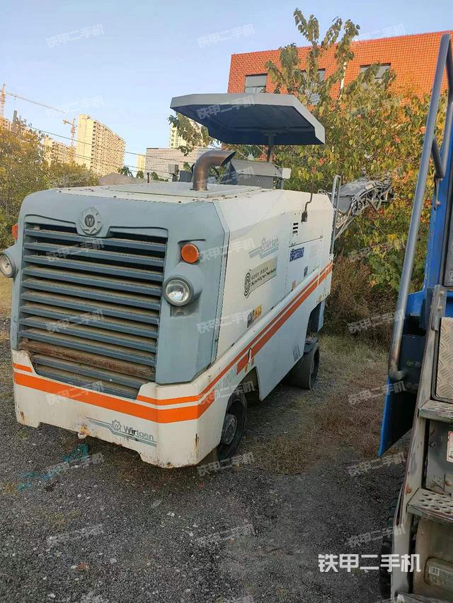 整机右后45°（设备外观及核心部件）