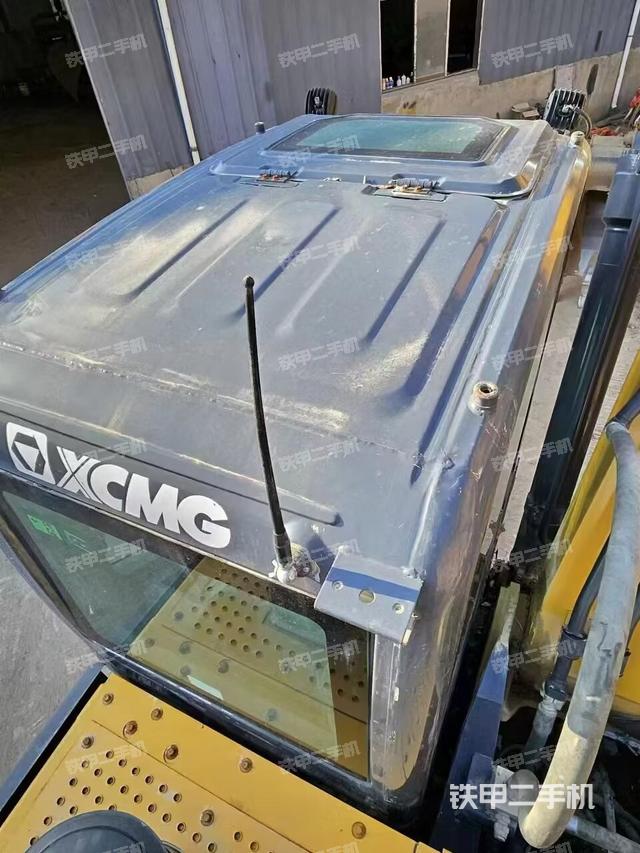 驾驶室顶部（整机外观）