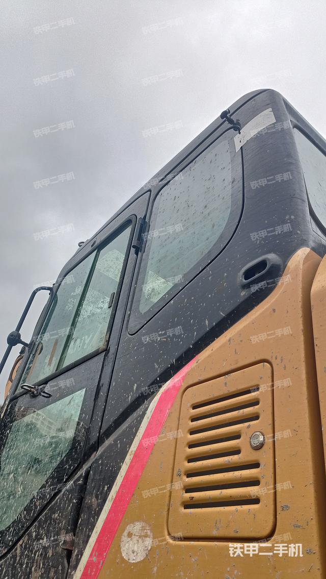 驾驶室整体（整机外观）