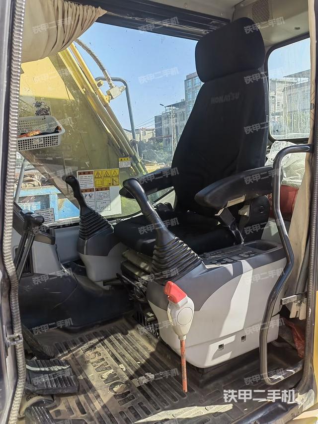 驾驶室整体（整机外观）