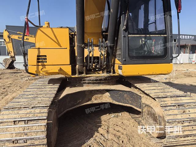 驾驶室整体（整机外观）