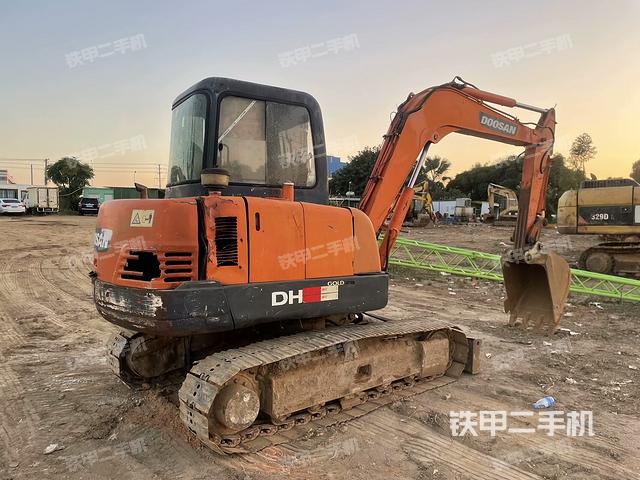 整机右后45°（整机外观）