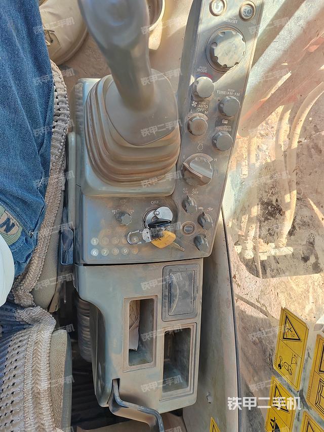 驾驶室整体（整机外观）