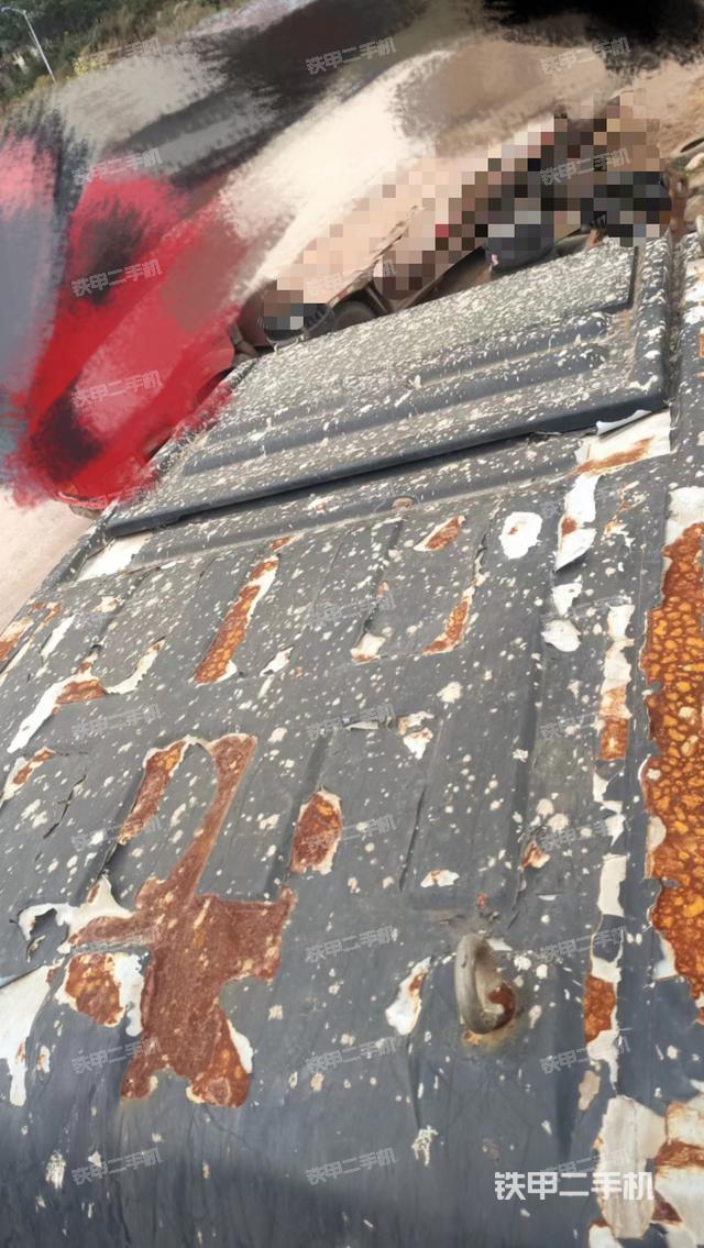 驾驶室顶部（整机外观）