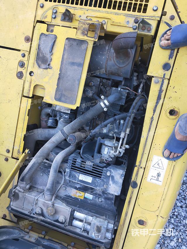 驾驶室顶部（整机外观）