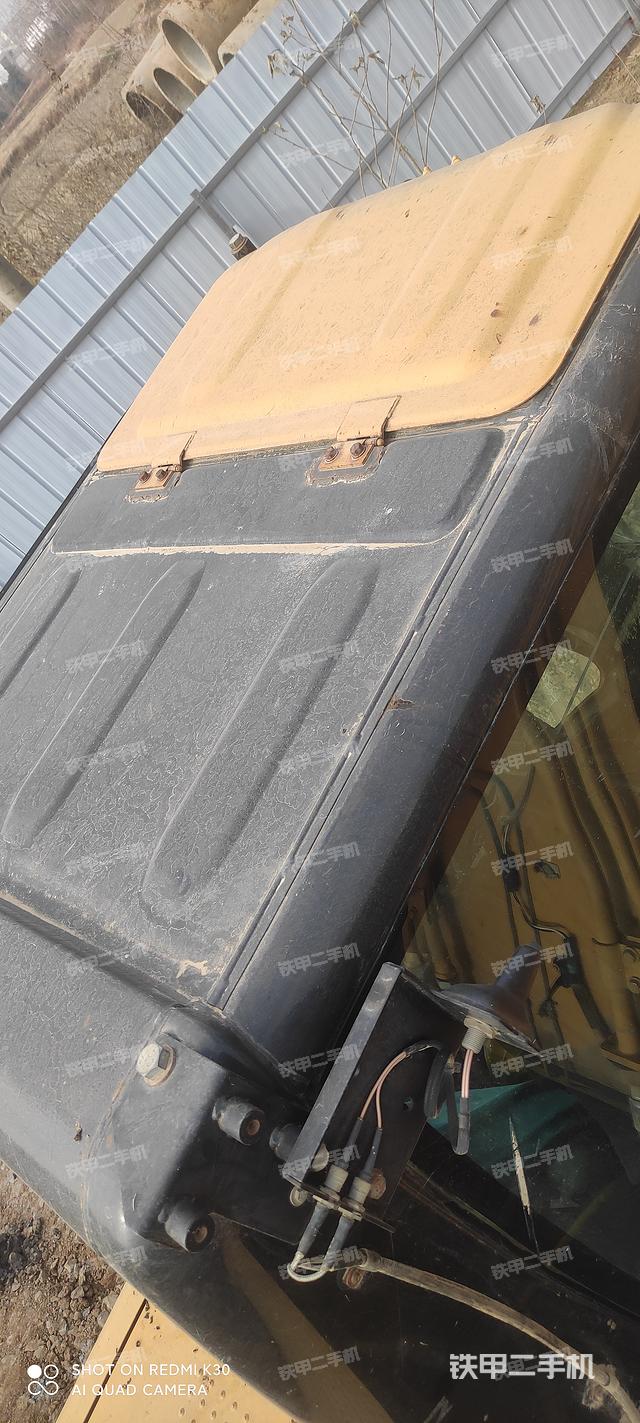 驾驶室顶部（整机外观）