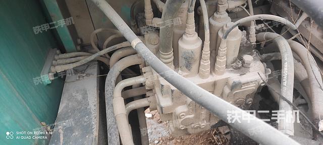 回转马达和主控阀（整机外观）