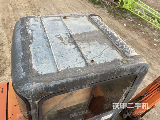 驾驶室顶部（整机外观）