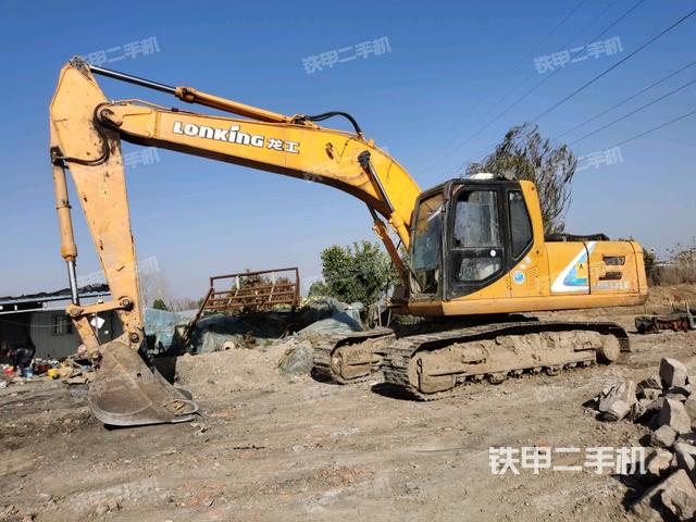 龙工LG6225E挖掘机