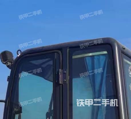 驾驶室顶部（整机外观）