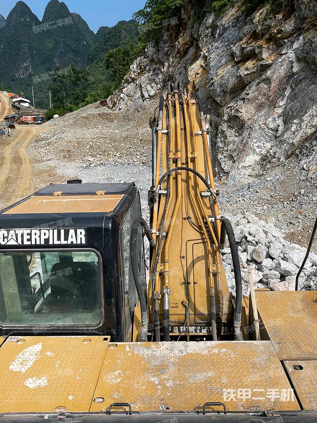 驾驶室顶部（整机外观）