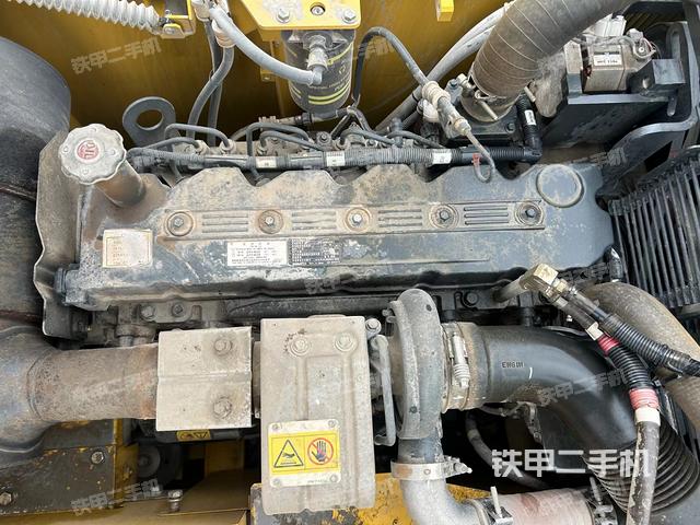 發(fā)動機(jī)整體俯視(整機(jī)外觀) 發(fā)動機(jī)整體俯視(整機(jī)外觀)