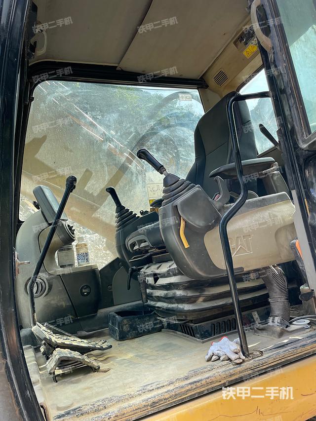 驾驶室整体（整机外观）