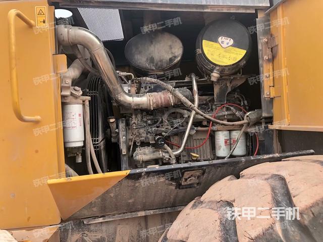 發(fā)動機左側（整機外觀及大件）