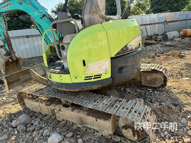 驾驶室顶部（整机外观）