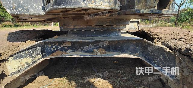 回转马达和主控阀（整机外观）