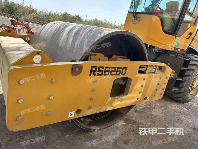 整机右侧（设备外观及核心部件）