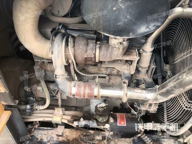 發(fā)動機右側（整機外觀及大件）