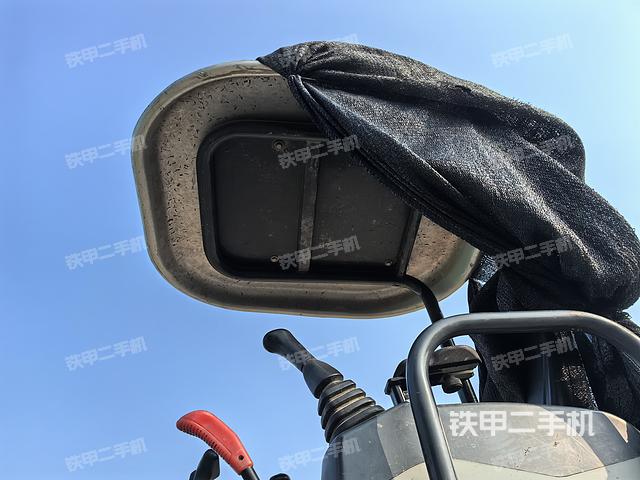 驾驶室顶部（整机外观）