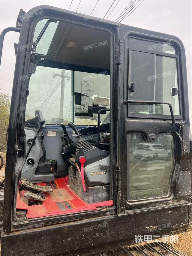 驾驶室整体（整机外观）