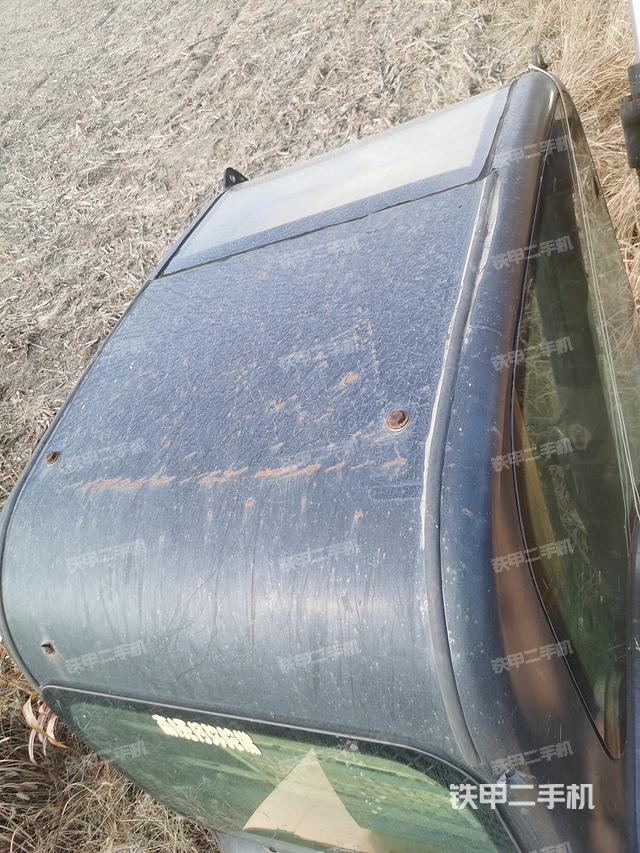 驾驶室顶部（整机外观）