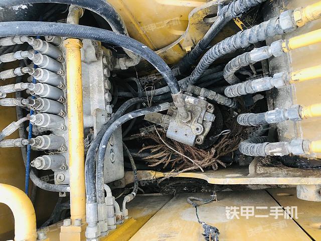 回轉(zhuǎn)馬達和主控閥（整機外觀）