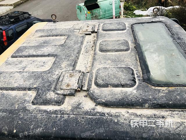 駕駛室頂部（整機外觀）