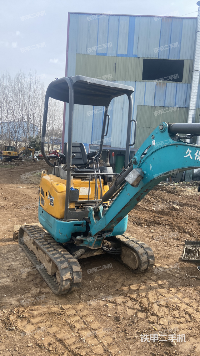 駕駛室頂部（整機(jī)外觀）