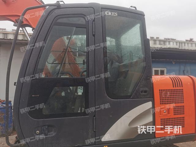 駕駛室整體(整機(jī)外觀) 駕駛室整體(整機(jī)外觀)