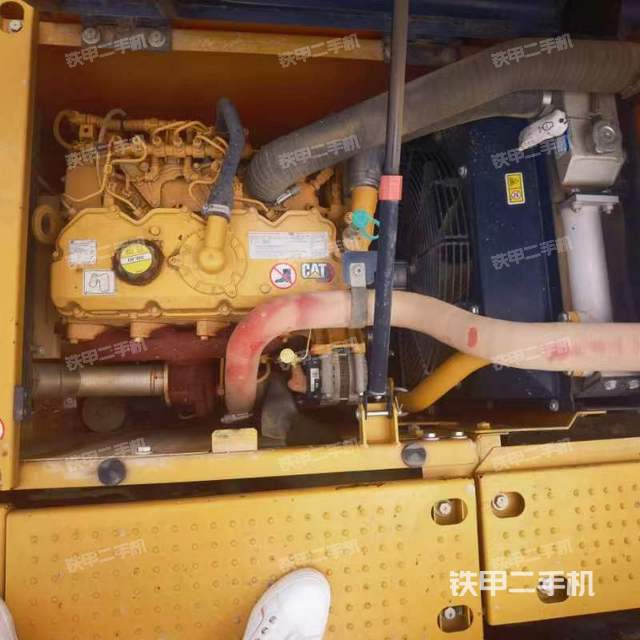 發(fā)動機整體俯視(整機外觀) 發(fā)動機整體俯視(整機外觀)