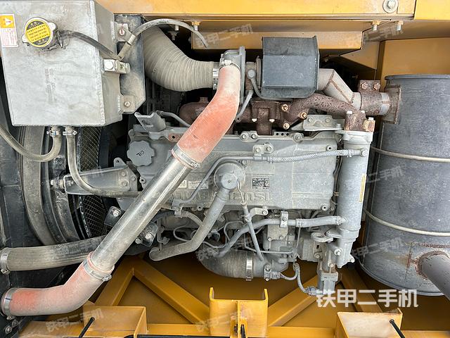 發(fā)動機(jī)整體俯視(整機(jī)外觀) 發(fā)動機(jī)整體俯視(整機(jī)外觀)