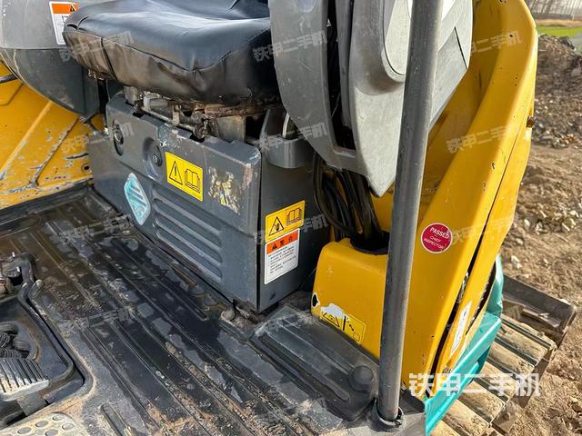 回转马达和主控阀（整机外观）