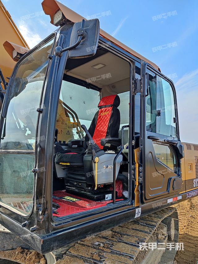 驾驶室整体（整机外观）